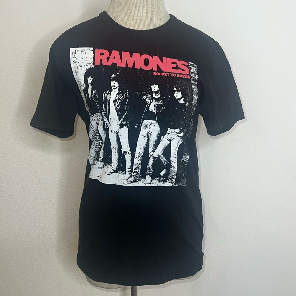 🔹 Ramones 1-2-3-4 Rocket to Russia 1977 Tour Tee
